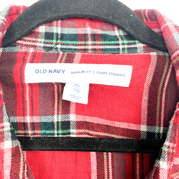 Old Navy Regular Fit Red & Green Plaid Button-Up - Picture 4 of 11